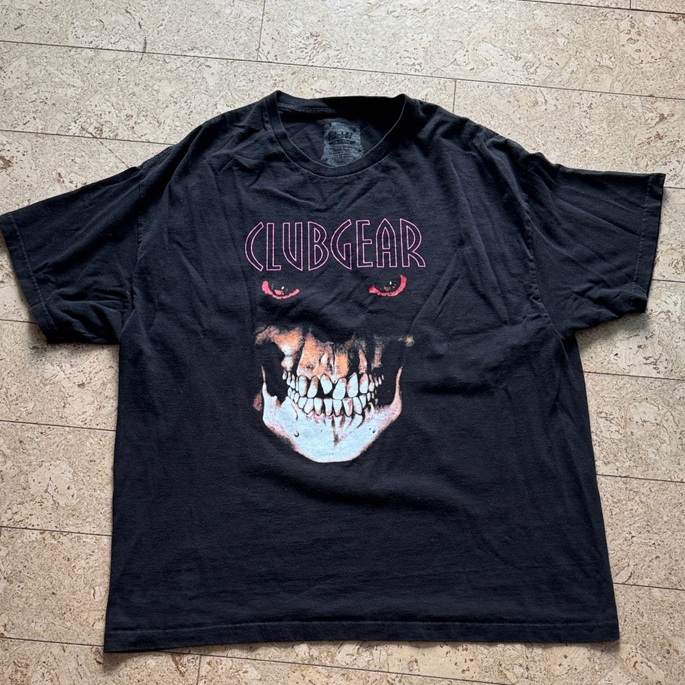 Club Gear T-Shirt - Picture 2 of 5